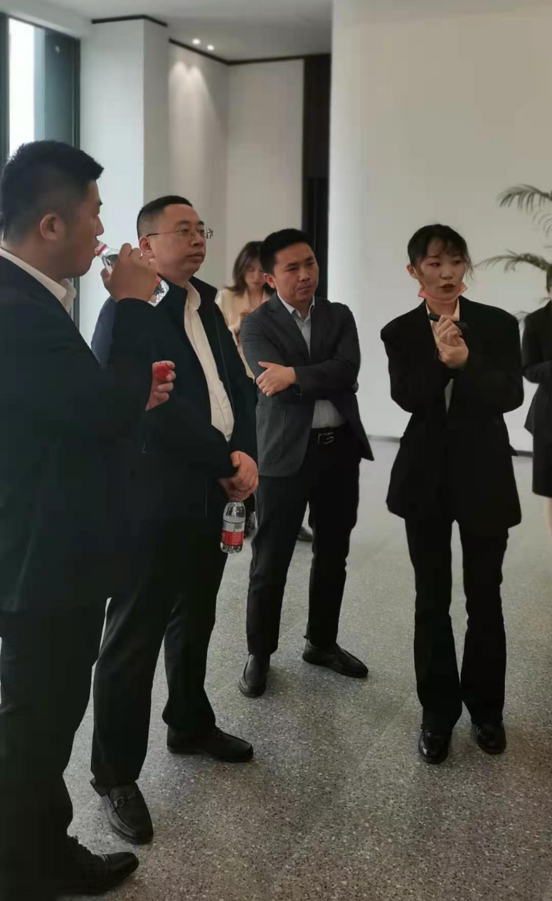 1628317984744010856.jpg 1628317984744010856.jpg