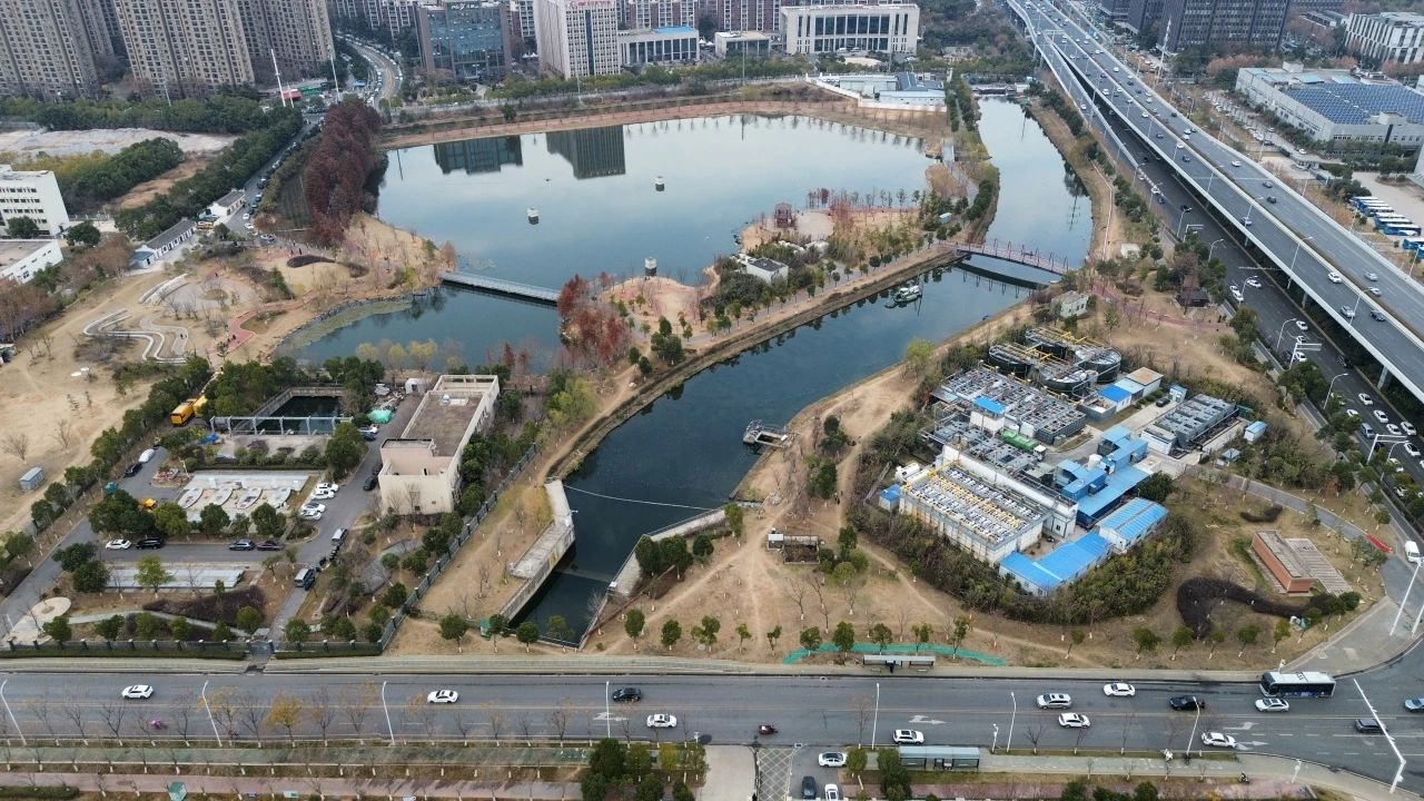 1742975374197043312.jpg 1742975374197043312.jpg